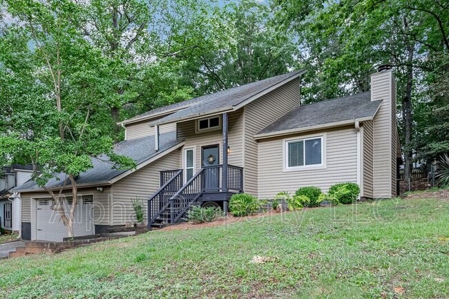 108 Duquesne Dr