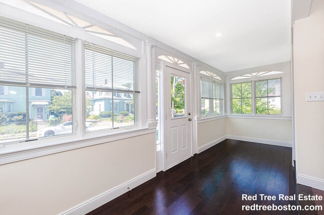 Photo - 120 Jerome St