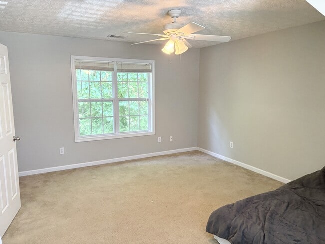 Photo - 3051 Lexington Ave