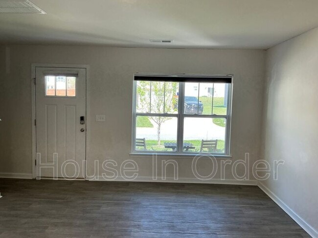 Photo - 341 Oak Br Rd