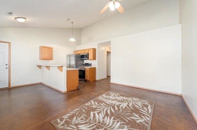 Photo - 527-531 S Gordon St