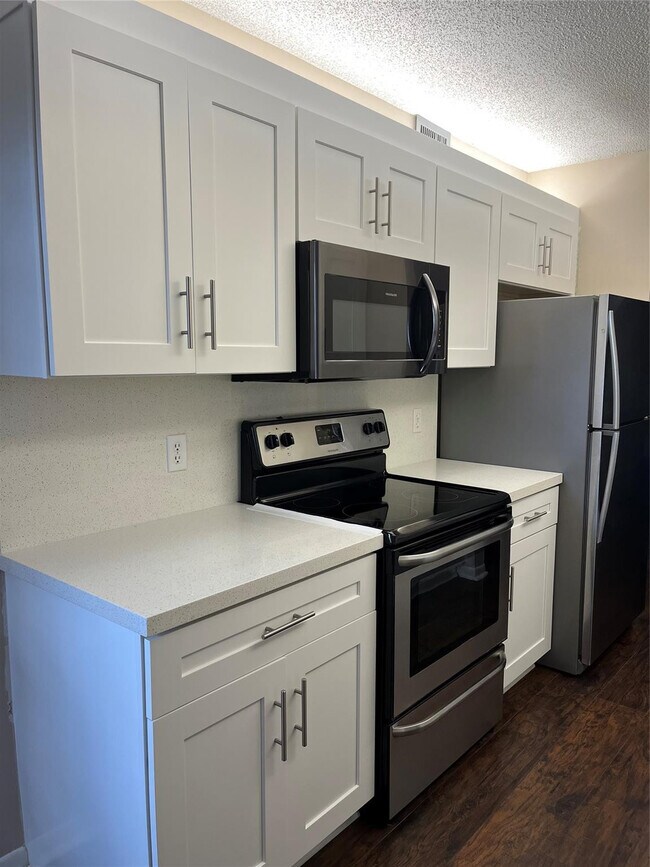 Photo - 1100 SW 128th Terrace Unidad 402