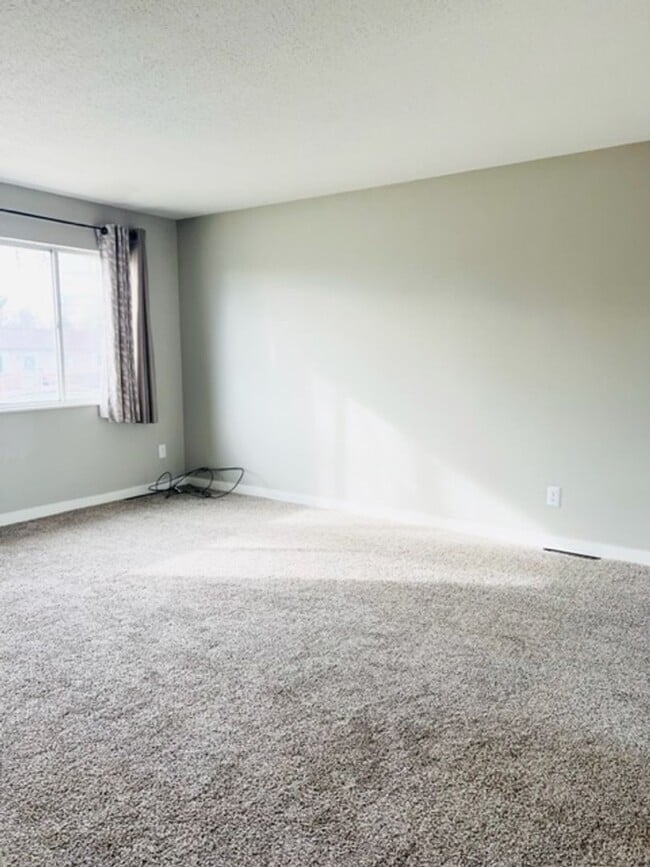 Photo - 5 Bedroom on a large corner lot in the heart of Berthoud!