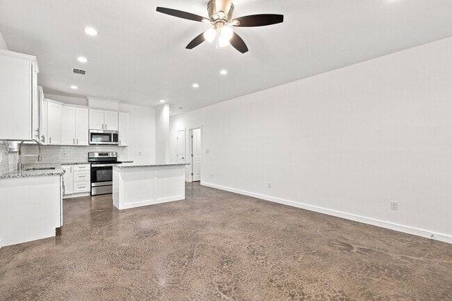 Photo - 104 E Forest Ave