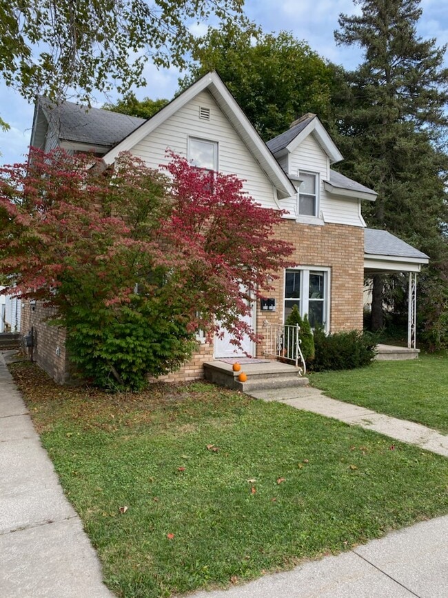 319 Stewart Ave B Marlena