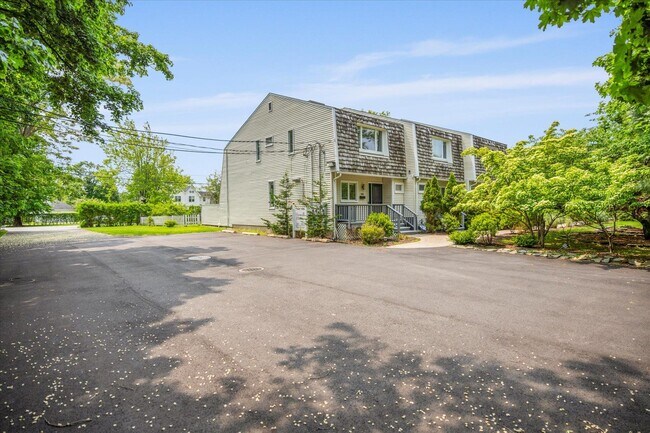 Photo - 188 Main St