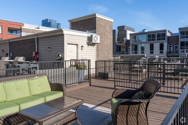 Rooftop Deck - The Aberdeen West Loop Luxury Apartments