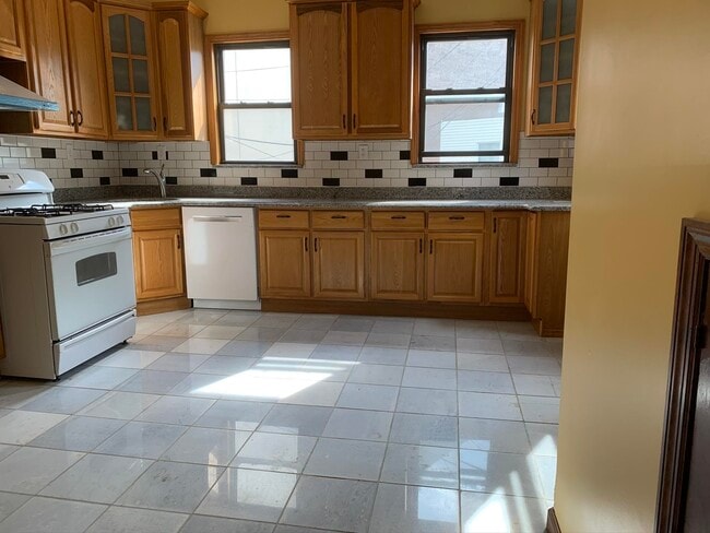 Building Photo - 651 Newark Ave Unit 1