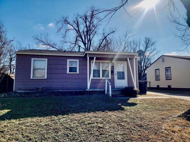 Updated 3 Bedroom, 1 Bath home! - Updated 3 Bedroom, 1 Bath home!