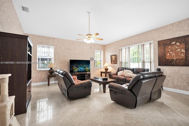 Photo - 5750 SW 67th Ave