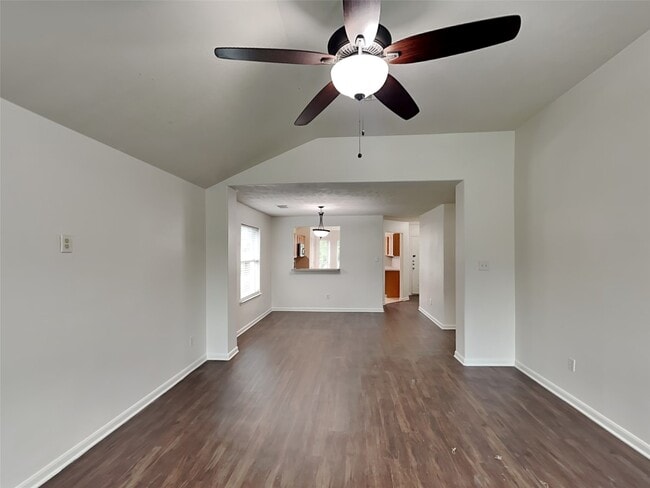 Photo - 409 Mystic Glen Loop