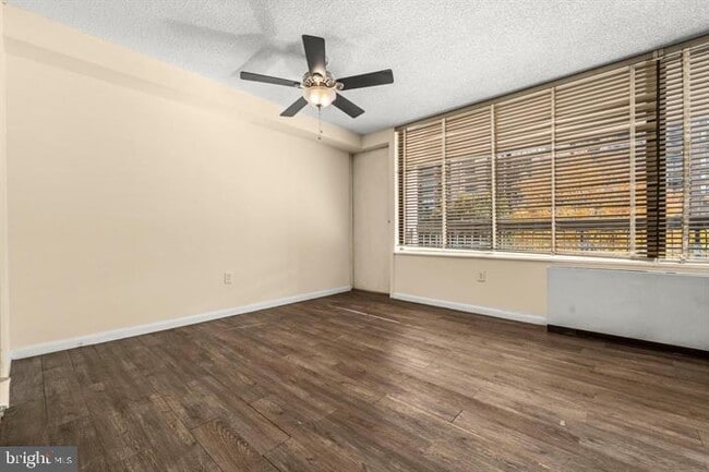 Photo - 3701 S George Mason Dr Unit 304N