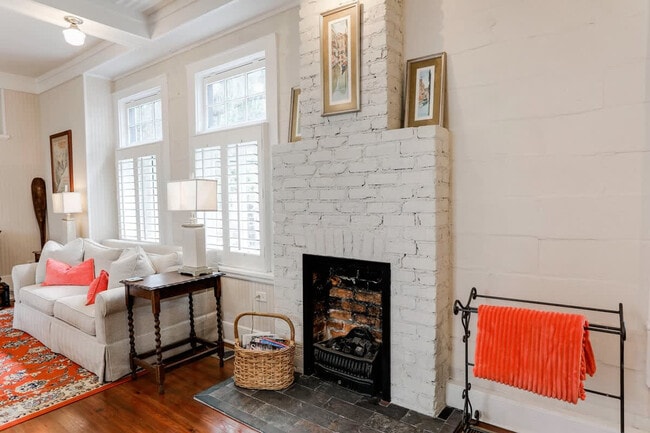 Photo - 916 Howard St Unit ID1386554P