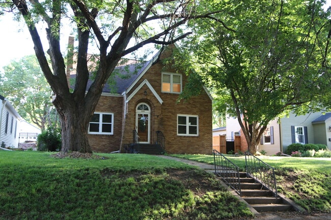 Photo - 620 E Wiswall Pl House