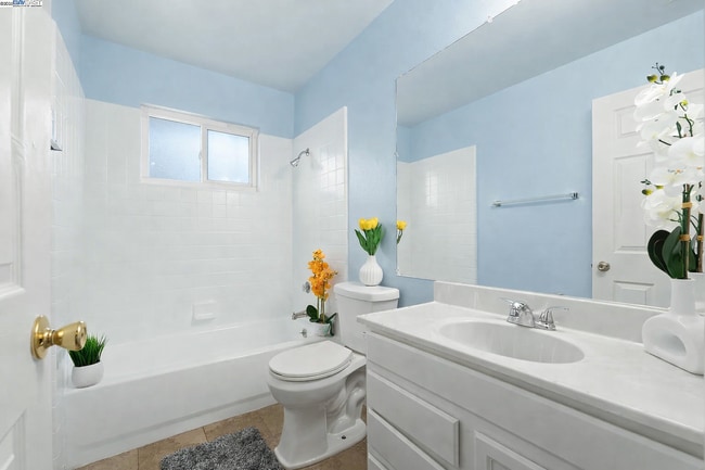 Photo - 2208 Peppertree Way Unit 3