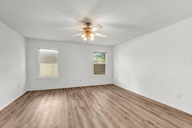 Photo - 609 Golden Gate Dr