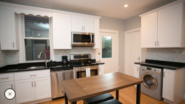 Building Photo - 8 Story St Unit 2 Rental