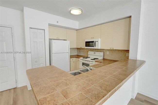 Photo - 11050 SW 196th St Unit 411