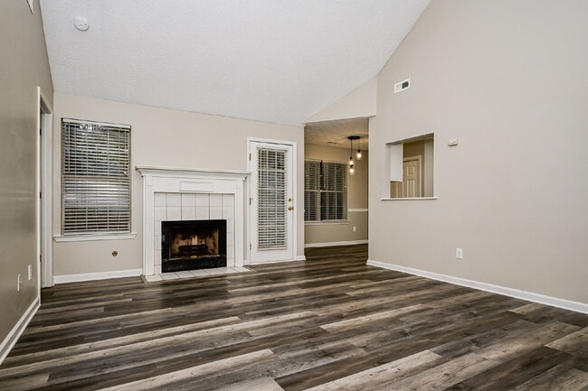 Photo - 819 Sweetwater Way