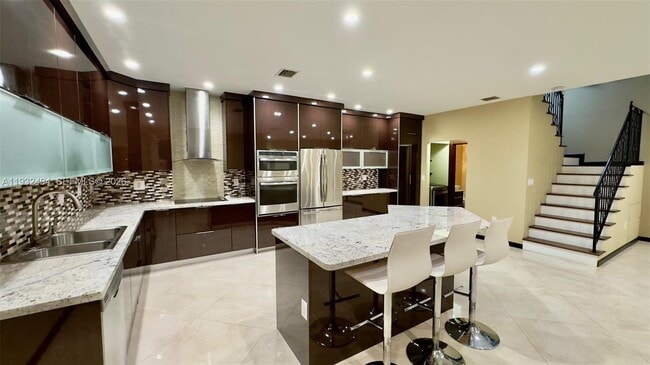 Photo - 1094 Redwood St