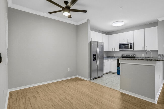 Photo - Stunning Remodeled 2 Bedroom Condo in Will... Unit APT 914
