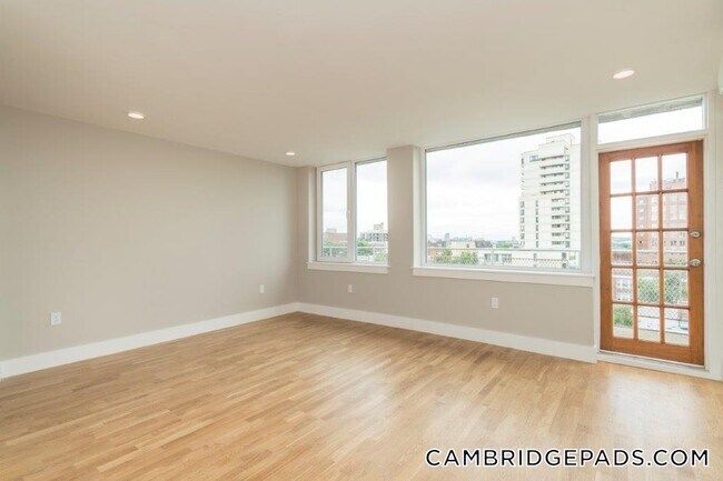 Photo - 334 Harvard St Unit L7