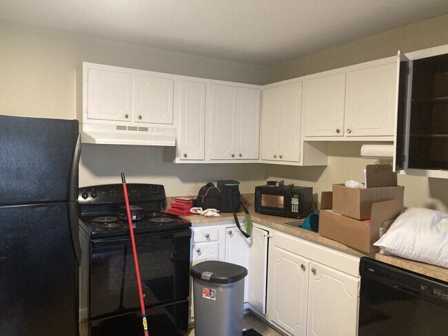 Photo - Hilltop Apartments Unit 89-14