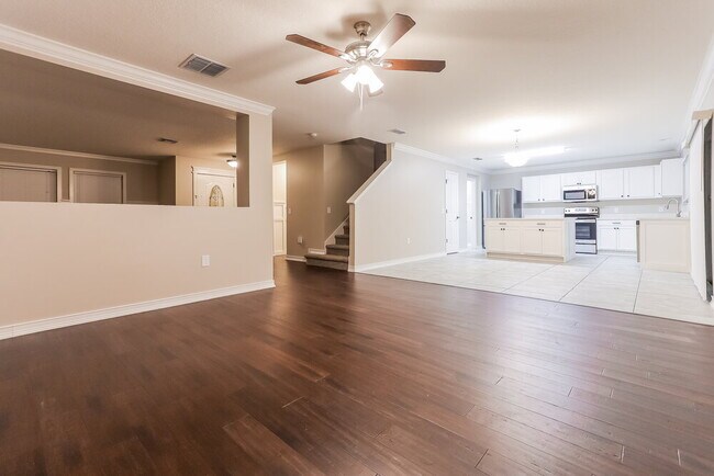 3235 Ogden Dr