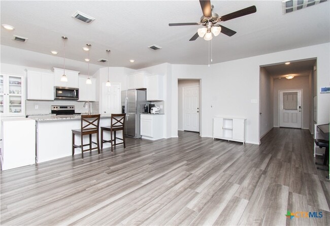 Photo - 1307 Prospector Trl