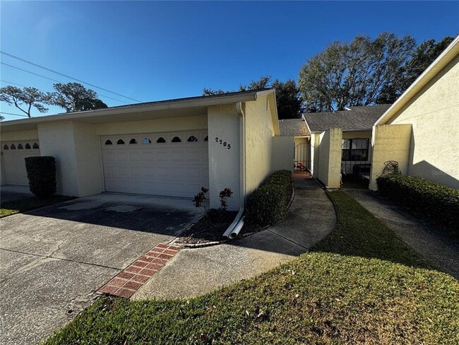 Building Photo - 2205 Cypress Cove Dr