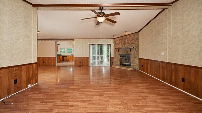 Photo - For Rent: Large 3BR, 2BA