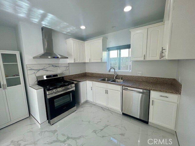 Photo - 5945 Riverton Ave