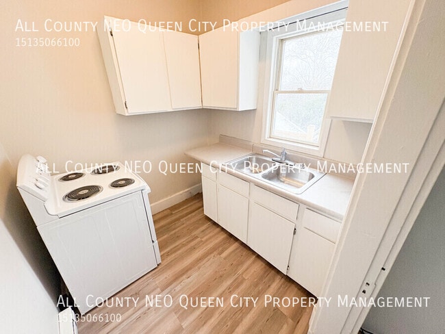 Photo - 499 S Detroit St Unit 4