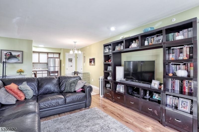 Photo - 2400 NE 10th St