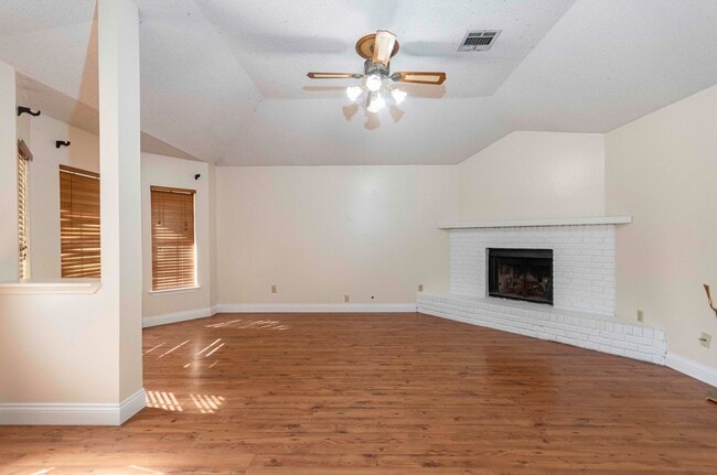 Photo - 4 bedrooms, 3 1/2 baths