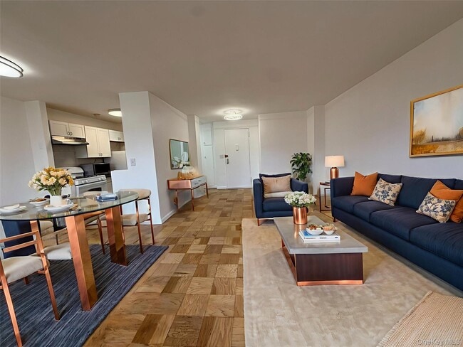 Building Photo - 16 Lake St Unit 7B