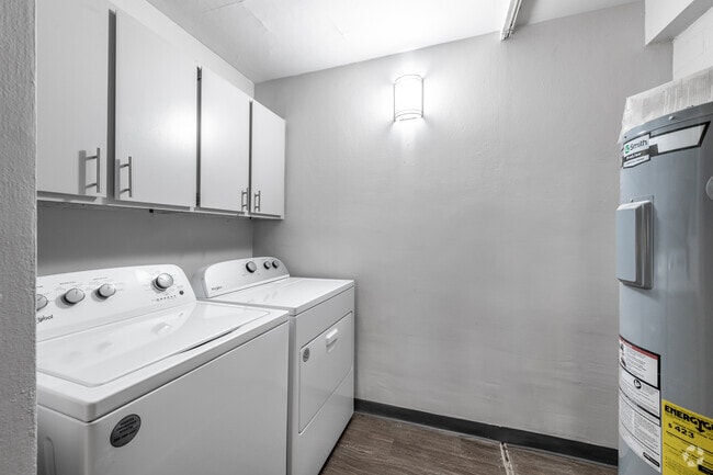 2BR, 1BA - 1133SF