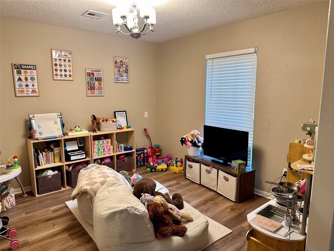 Photo - 28903 Twisted Oak Dr