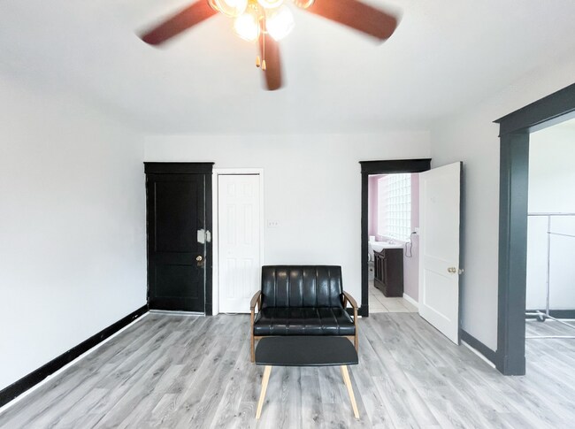 Photo - 5660 Phillips Ave