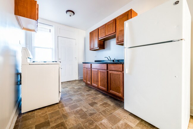 Photo - 5001 W Adams St