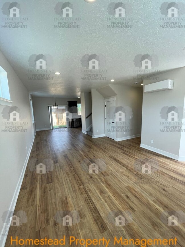 Photo - 186-188 SE Lacreole Dr