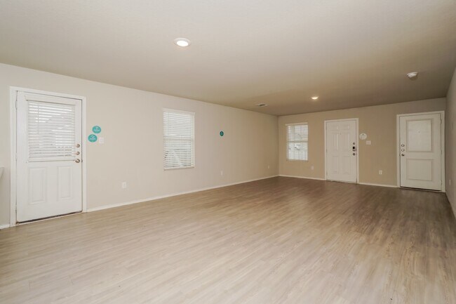 Photo - 6452 Pickaxe Way