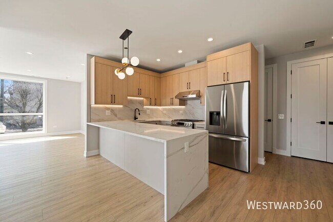 Photo - 2354 W Polk St Apartment Unit #305