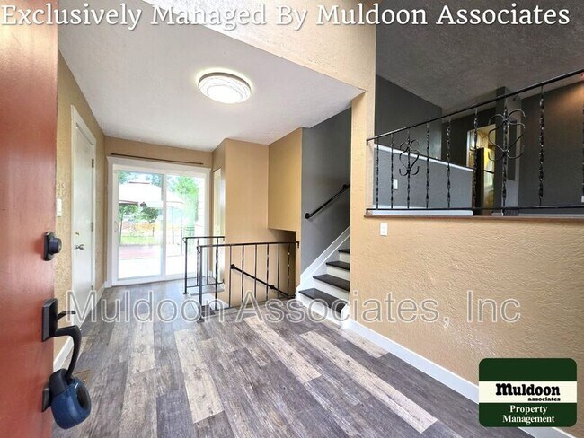 1450 Luna Vista St