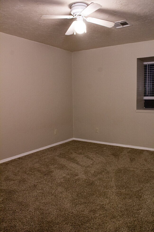 Photo - 1329 Eastgate Dr