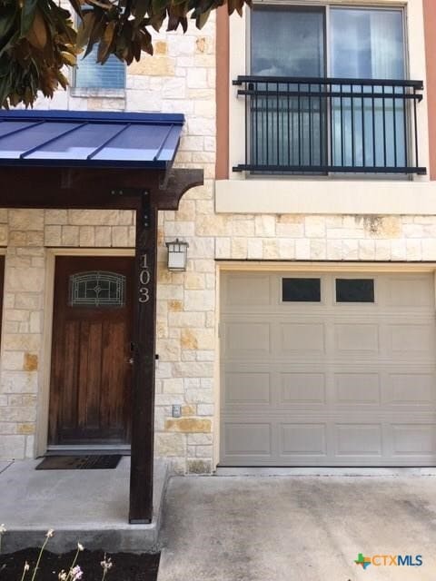 13420 Lyndhurst St Unidad 103