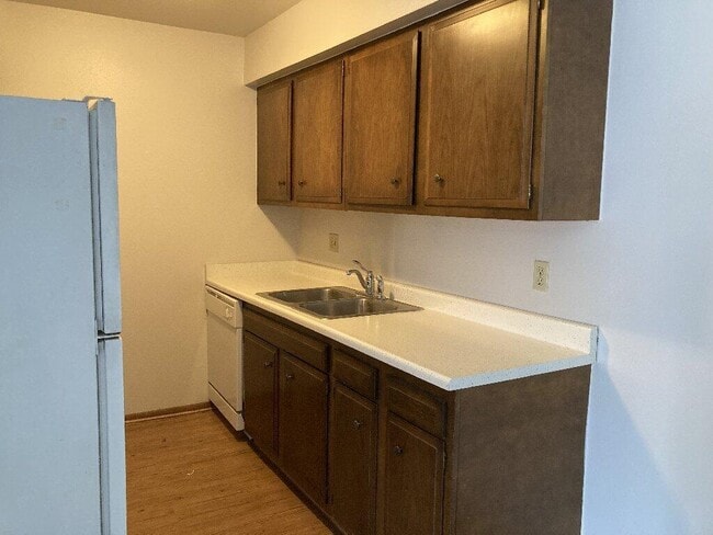 Photo - 209 Williamsburg Dr