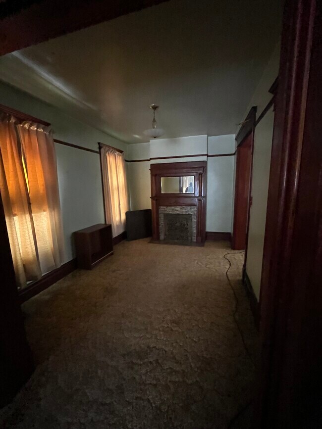 Photo - 909 W Hurlburt St