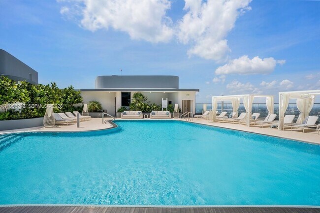 Photo - 1000 Brickell Plz