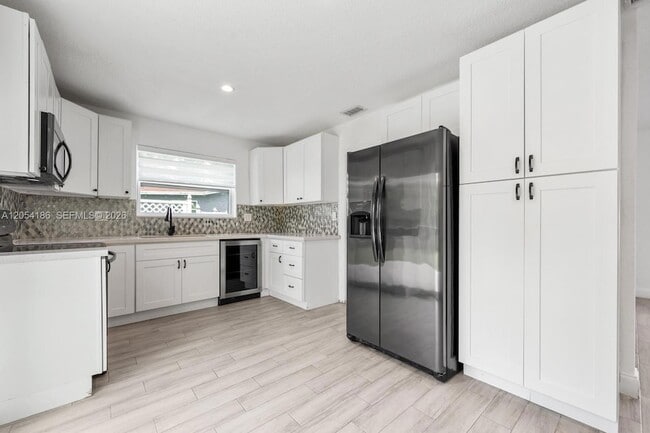 Building Photo - 3192 NW 40th Ct